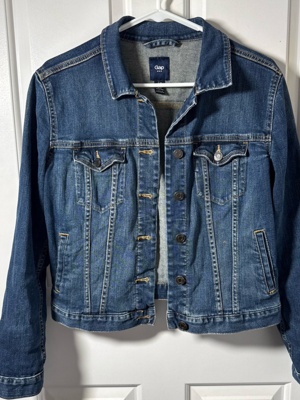 GAP Women's Medium Blue Denim Trucker Jacket